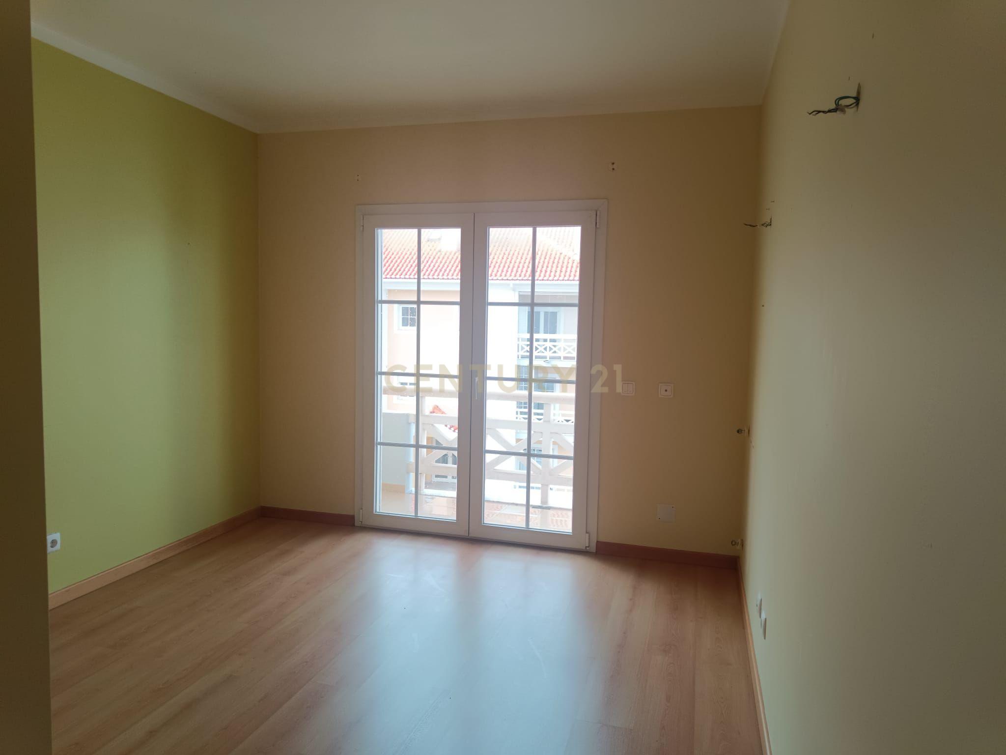 🏡 Apartamento Duplex T3/T4 na Ericeira – Vista Mar e Serra! 🌊⛰️ - Image 11